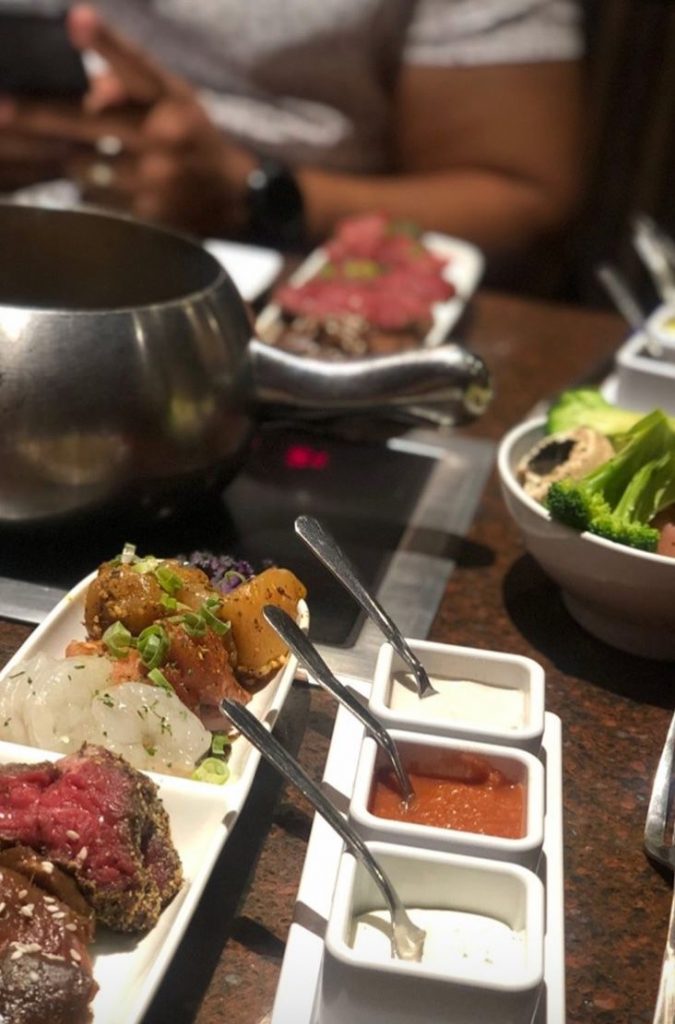 La meilleure fondue de viande, de fromage et de chocolat
