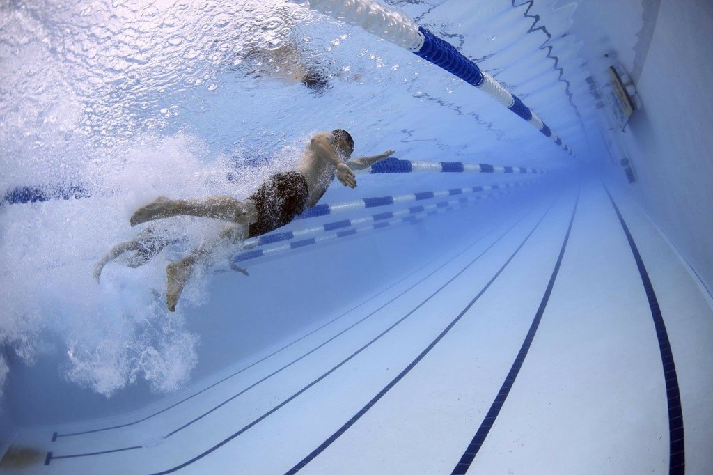 Les meilleurs écouteurs pour la natation (pour la piscine et la mer)